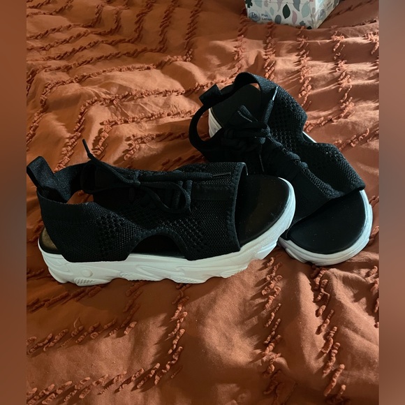 Cool popular sandals - Picture 2 of 3